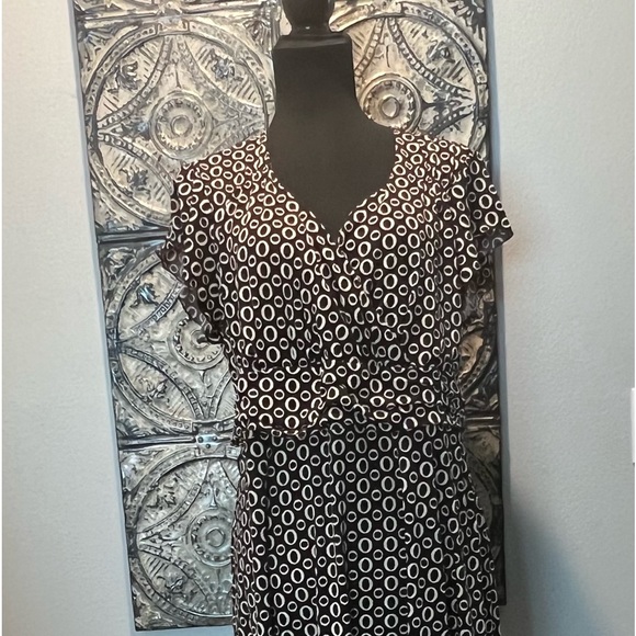 Brown Faux Wrap Dress with Cream Accents xl - Picture 2 of 13